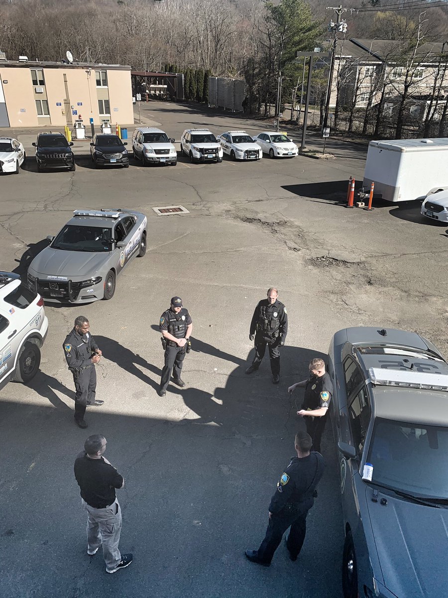 In an effort to practice #socialdistancing all Roll Calls will be held outside for the foreseeable future. 
.
.
#newnorm #easthavenpolice #covid19 #keepingourofficerssafe