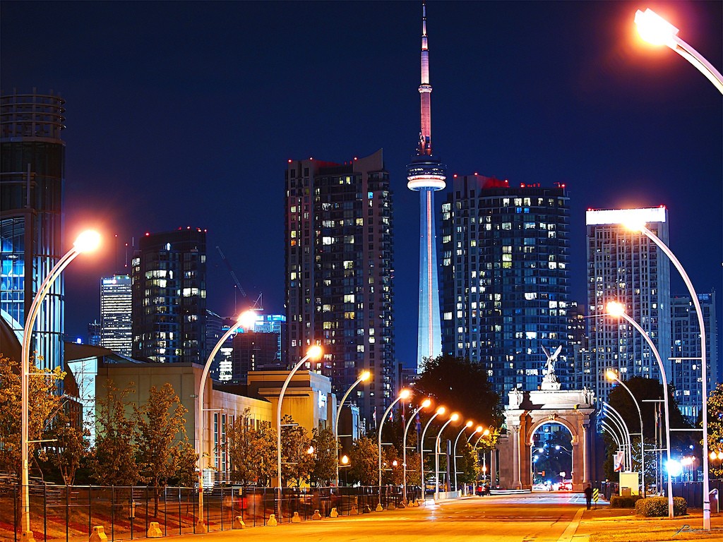Toronto's tweet photo. #Toronto, together we can do this! No time for selfishness; a little inconvenience &amp; isolation now will save 100's, maybe 1000's of lives. Think of all the Nurses, Doctors &amp; EMTs working day &amp; night, while most of us simply have to #StayHome - DO IT for them! 🙏🏽

Goodnight T.O 💙 https://t.co/zdkzYp7ikw