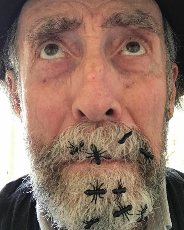 MStreetPhoto's tweet image. I think I just caught the creepiest form of the virus, or it’s time to wash my beard for the winter. ift.tt/2vJR8Zn