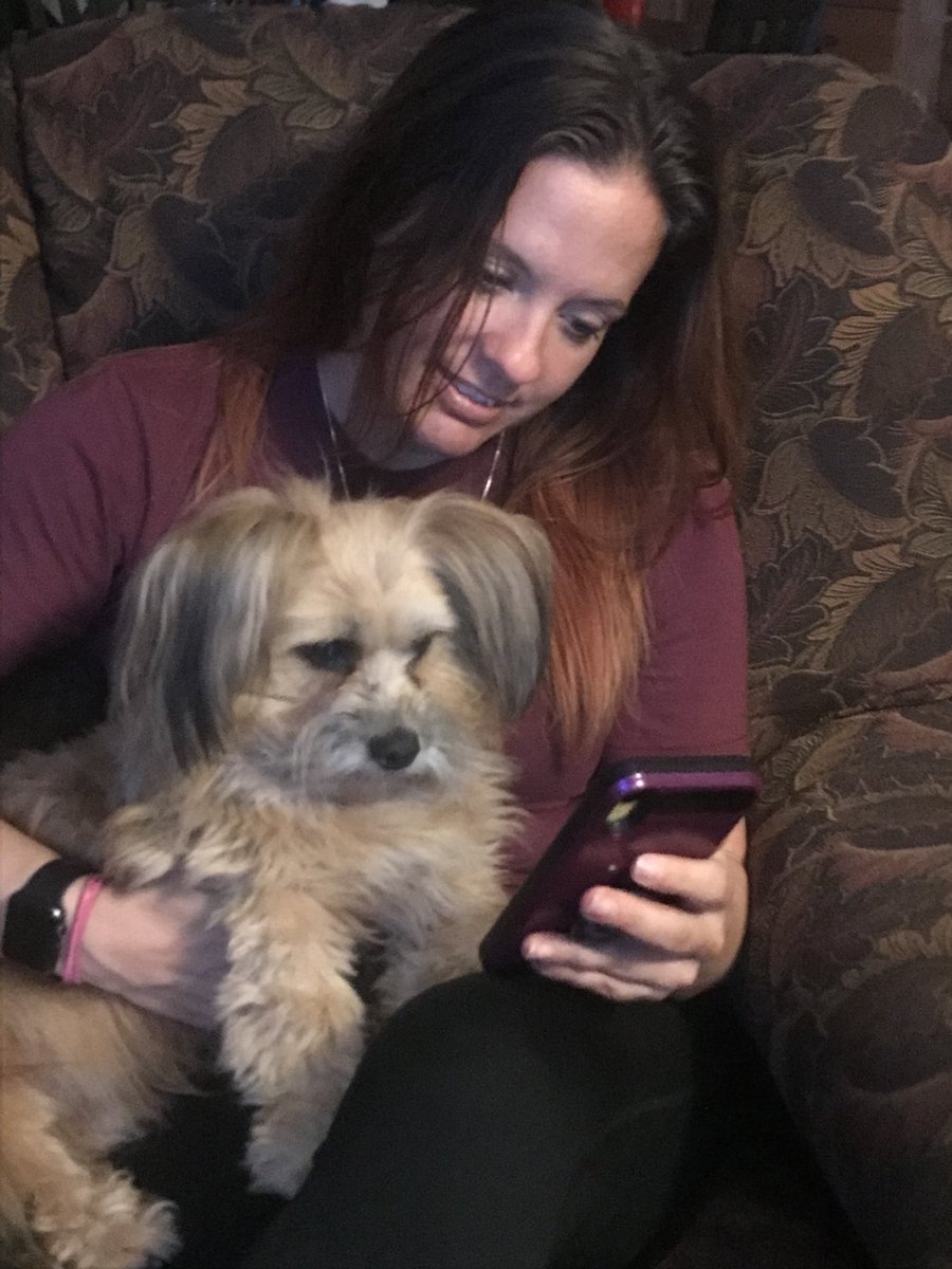 SamuelClemensA1's tweet photo. Heath and her trusty dog Chewy watching Google Classroom tutorials. ⁦@SamuelClemensHS⁩ https://t.co/d5wKGk4Vzk