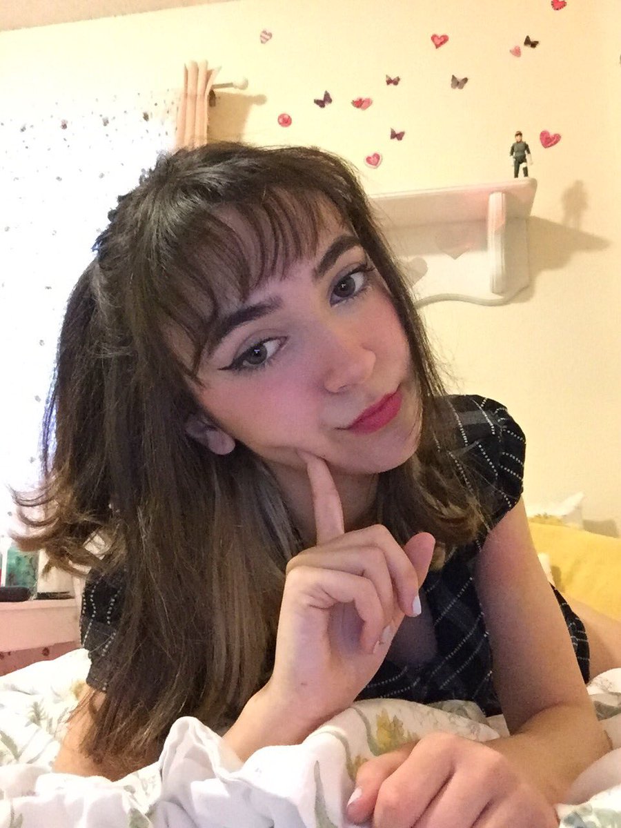 Fruitgummys's tweet photo. dresses r cute <3 https://t.co/YwH1lccblj