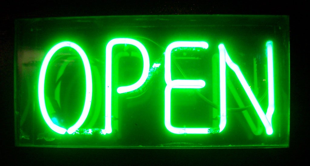bohemiantweets's tweet photo. We bedanken onze klanten die net als ons besloten niet stil te staan. Doorgaan om onze economie draaiende te houden, is de enige optie. Nu is online actief zijn, belangrijker dan ooit.  Dus, Yes, we’re open. #corona #economie #dontgiveup https://t.co/WEWF9cLs36