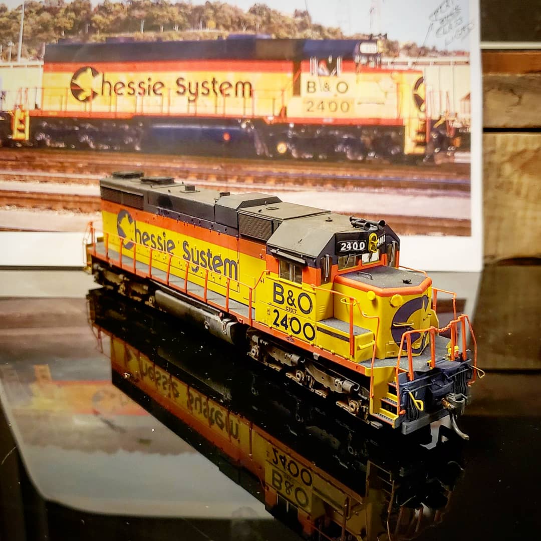 touch_model's tweet photo. A long yet rewarding project. This super #detailed and #weathered Chessie SD40 made by @AtlasRR finally is going back to its owner. It is always fun to replicate the #prototype! @ModelRRTips @ModelRRAcademy @mr_hobbyist @worldwiderails https://t.co/WCnQJQ0JPM