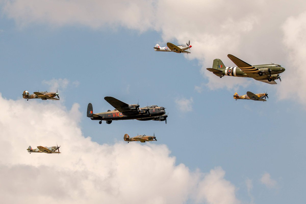 #trenchard #bbmf #LestWeForget flying @airtattoo 2018 to #raf100 #friat @SocietySpitfire @robfeeley68 #happymemories #postapictureaday #aviationphotography