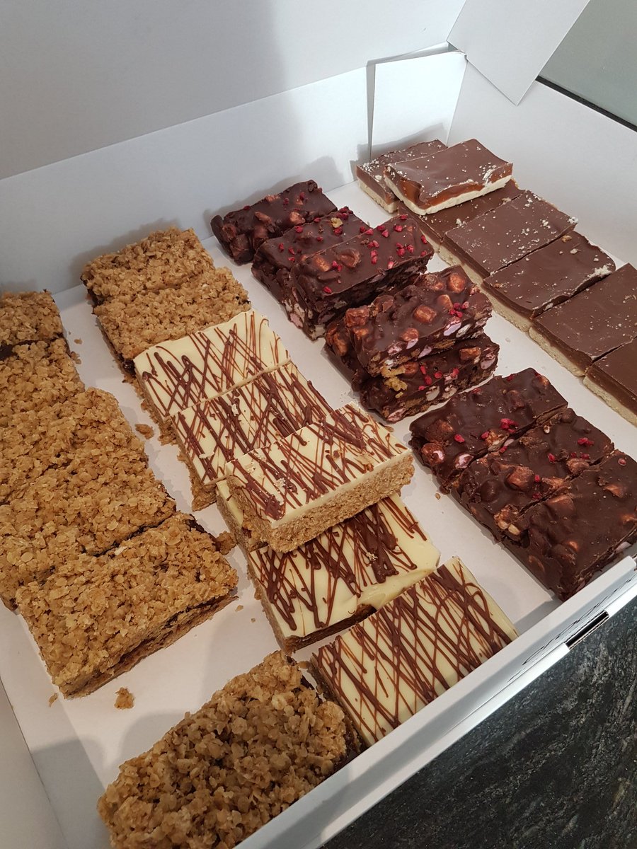 croqmon's tweet photo. @NYPControlRoom got a box of sweet treats for you. We are closing today so you have the sweet boost you All deserve. Chris https://t.co/BBGFGaTc7y