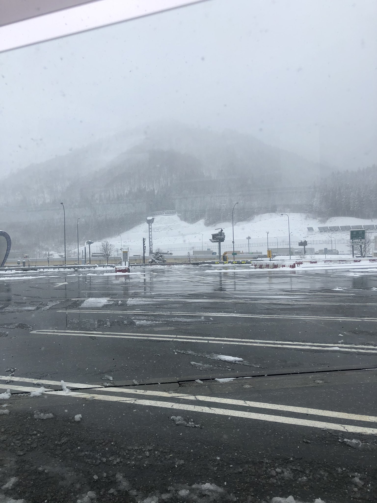 まさc 関越道の土樽paすぐた下り坂 スリップ事故してるから気をつけて 土樽paの上り坂でもおんなじくらいのとこで スリップ事故してるので注意 T Co W3s48ydbej Twitter まさc 関越道の土樽paすぐた下り坂 スリップ事故してるから気をつけて 土樽paの上り坂でもおんなじくらいのとこで スリップ事故してるので注意 T Co W3s48ydbej Twitter