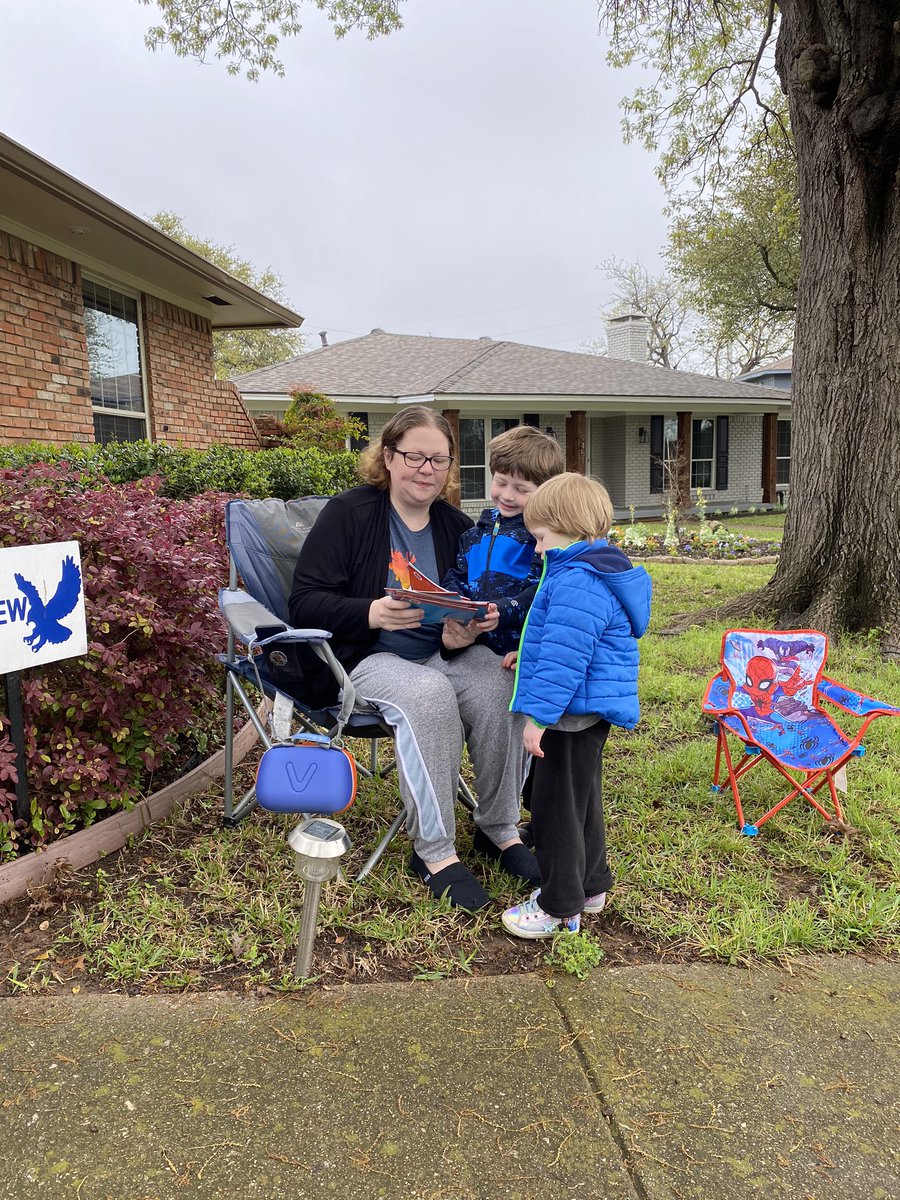 MsShumanSays's tweet photo. @mduran037 I saw 8 kiddos today! Some I wasn’t able to get pictures of though https://t.co/Z5HReoXC5V