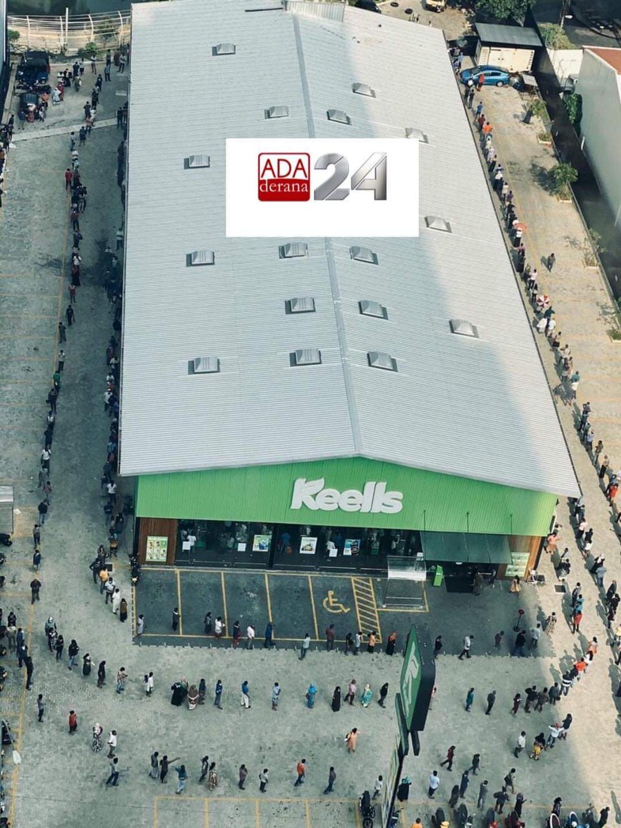 udena_de's tweet photo. Social distancing at shopping ...SriLanka @BorisJohnson @BBCWorld @cnni https://t.co/5NAI9kF5qO
