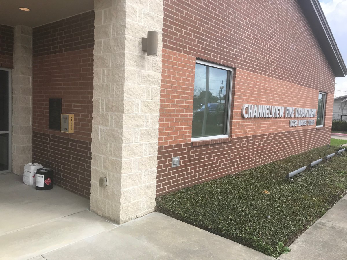 k_solv's tweet photo. Took some time today to provide disinfectants and sanitizers to our #firstresponders to help keep them as clean and safe as possible from the #coronavirus. We appreciate all the work they do not just today, but every day! #KsolvCARES #KsolvGroup #StopTheSpread https://t.co/InxhZOFL3C
