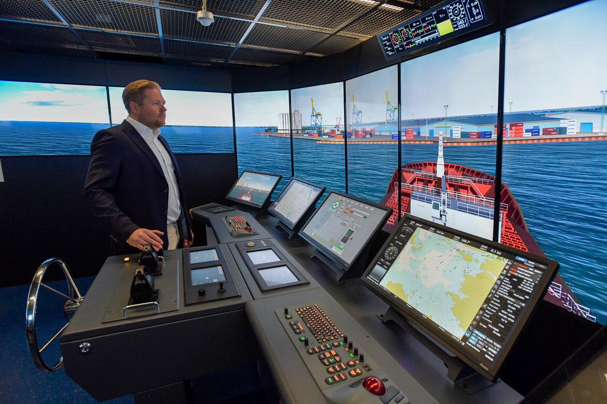 wartsilacorp's tweet photo. Wärtsilä delivers navigation simulator to @SatakunnanAMK in #Finland to help enabler the #ISTLAB project, aimed at creating a testing environment for smart #autonomous vessels. Photo: SAMK / Pekka Lehmuskallio https://t.co/AkkQwCga0z #SmartMarine #technology https://t.co/tEwCHDZNSZ