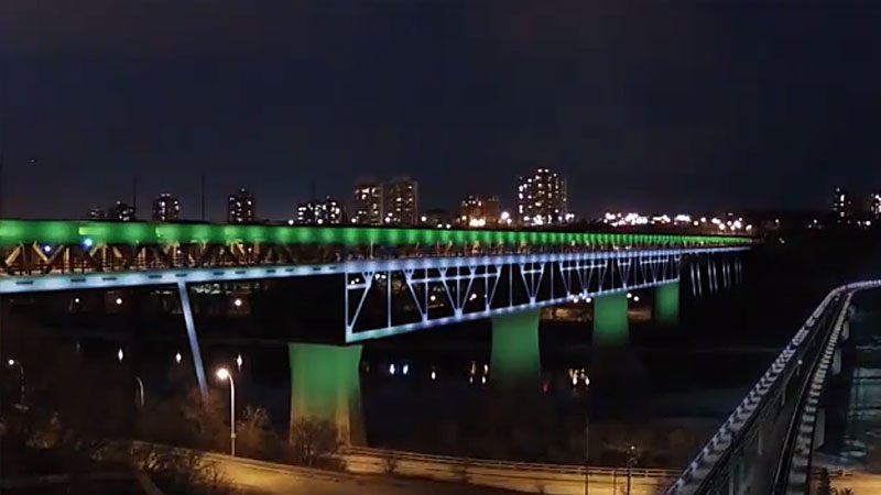 T2AutoTruck's tweet photo. March 23-27: The lights on the #HighLevelBridge, City Hall, Muttart Conservatory &amp; Rossdale Power Plant will be lit in blue &amp; green to honour &amp; thank #HealthcareWorkers everywhere who are working tirelessly in the battle against the #COVID19 pandemic. #LightTheBridge #Yeg⬆️ https://t.co/tFpwdf26b1