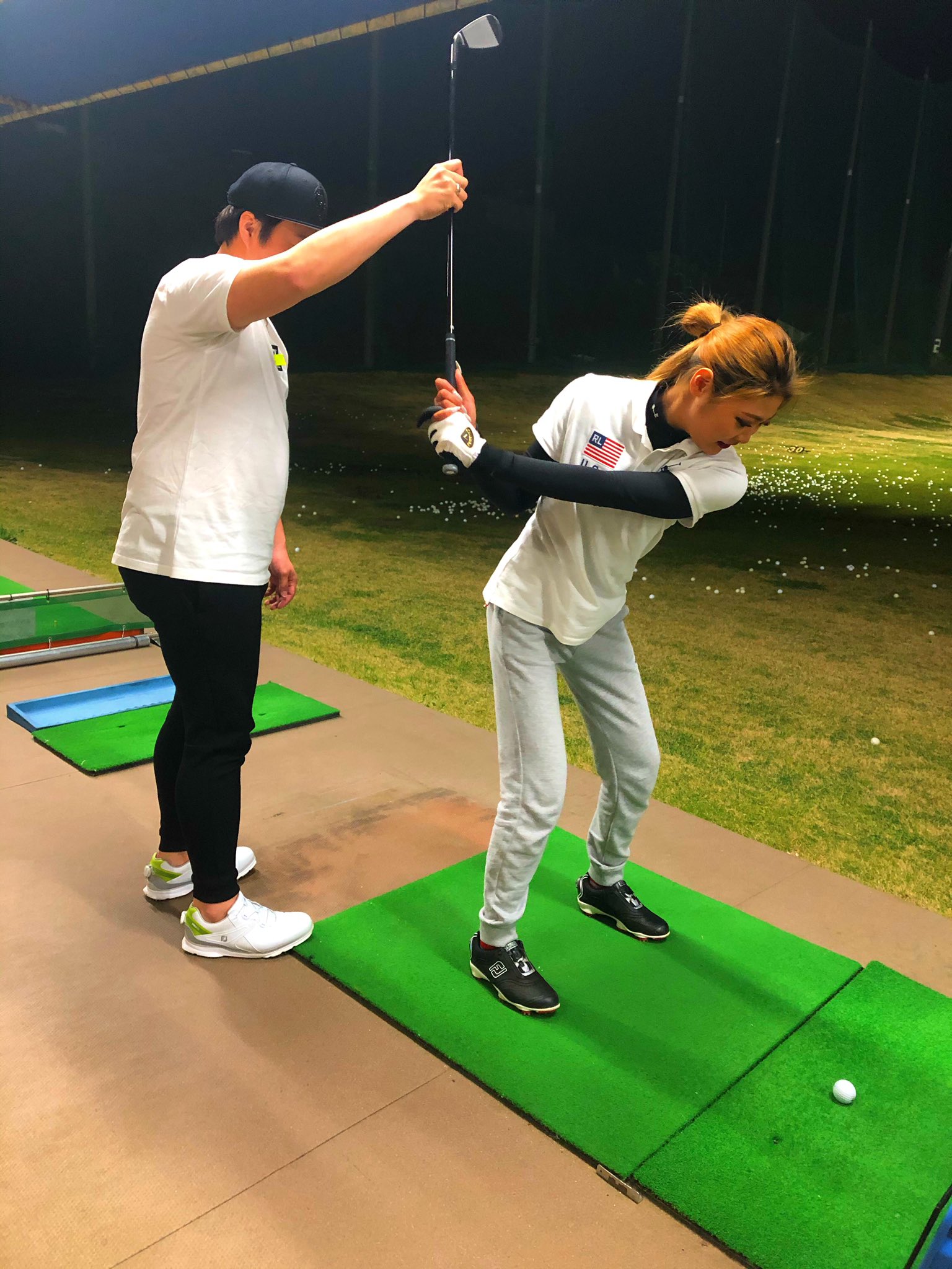 تويتر デリバリーゴルフ على تويتر 金山先生がギャルファーにレッスン Golf Youtube Golfyoutube Golfer Progressgolf 上達 ゴルフ ゴルフスイング ゴルフレッスン ゴルフ好き ゴルフ男子 ゴルフ女子 ゴルフウェア ゴルフ上達 ゴルフ動画