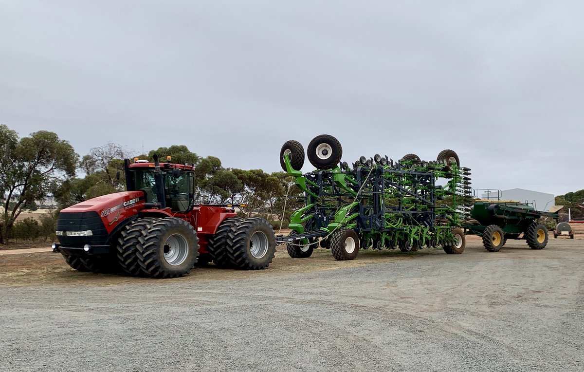LukeSimon18's tweet photo. Sitting Ready. #bossag #caseih #bossagriculture https://t.co/q2fhjVF0CA