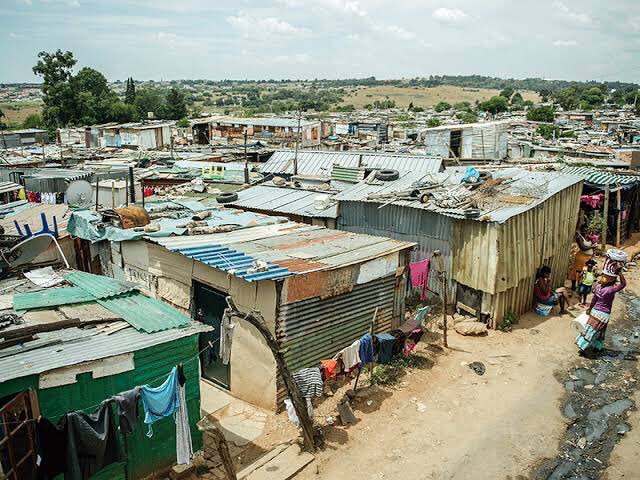 Richard_Spoor's tweet photo. Try spending three weeks at home if you are living like this. https://t.co/6O6OyFa81Z