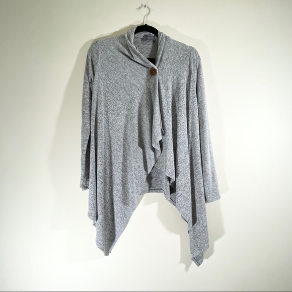 KashClothing617's tweet photo. So good I had to share! Check out all the items I'm loving on @Poshmarkapp from @kristievanders1 #poshmark #fashion #style #shopmycloset #zara #cherish #chettab: https://t.co/HK7F27Vu0C https://t.co/ej2zoHGFrD
