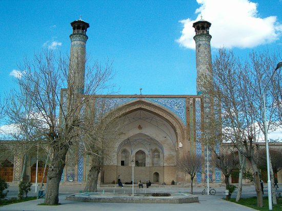 Going to Jameh Mosque of Qazvin in tonight's addition to my Iranian cultural heritage site thread. It is one of the oldest mosques in Iran and has lovely minarets on one side of a large internal square and a beautifully decorated dome and entrance on the other side.