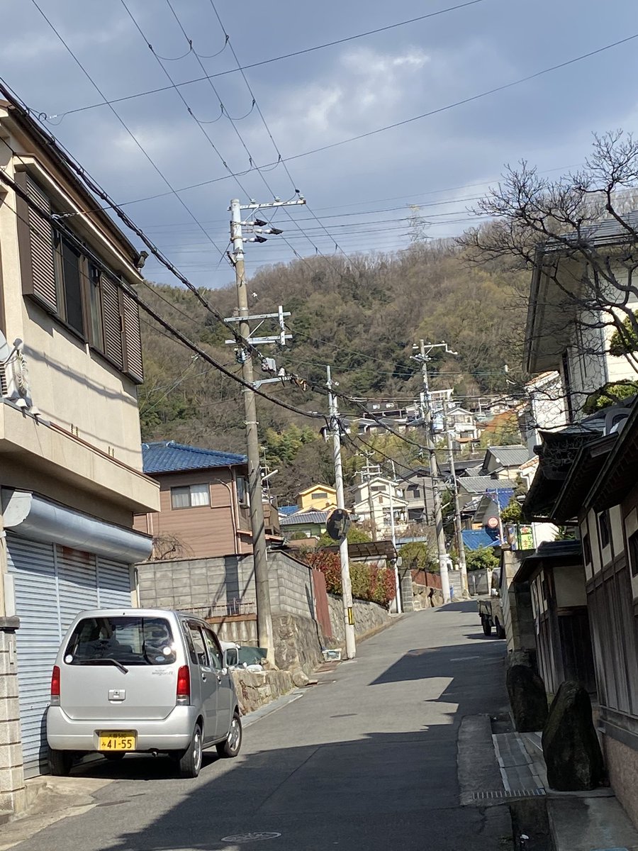 くそ田舎に左遷されたんやが…
駅から徒歩50分ってキチガイちゃうか？