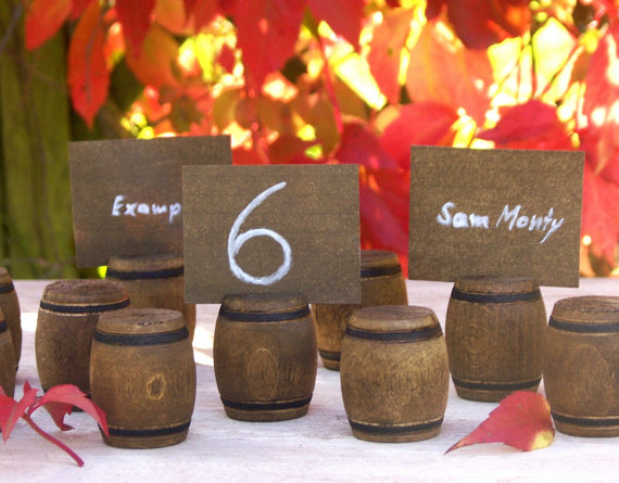 ImagineC's tweet photo. Miniature Wooden Barrel Place Card Holder by ForMomentsinTime https://t.co/qpSplZ477v https://t.co/amRqnO4KmB