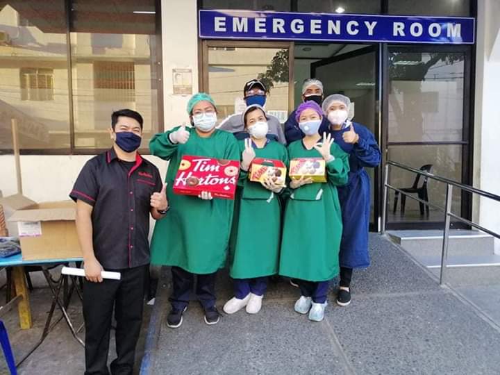 lawrencium03's tweet photo. Thank you for supporting our Covid19 efforts through our takeout and delivery service! We were able to extend our help to our front liners,medical workers, and community.
Together, we can #BeatCOVID19 #TimsCaresPH #TimHortonsPH https://t.co/nmj5oWIQbi