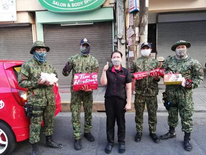 lawrencium03's tweet photo. Thank you for supporting our Covid19 efforts through our takeout and delivery service! We were able to extend our help to our front liners,medical workers, and community.
Together, we can #BeatCOVID19 #TimsCaresPH #TimHortonsPH https://t.co/nmj5oWIQbi