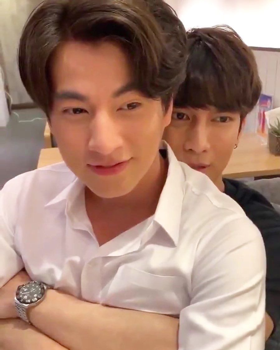 [THREAD] remember Suppaseat and Sofawut?..the most comfortable place in the world for MewGulf to sit on?.. feel free to reply with your pictures too  #หวานใจมิวกลัฟ  #MewGulf  #MewSuppasit  #GulfKanawut