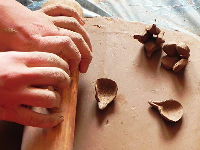 Pottery‌
A cultural experience in our home.‌😉👆🙂 #culture #travel #tradition #handicraft #potter #pottery #bandb #bnb #bedandbreakfast #bestbnb #isfahanbandb #cultures #culturismo #traditional_art #ceramics #ceramicsmagazine