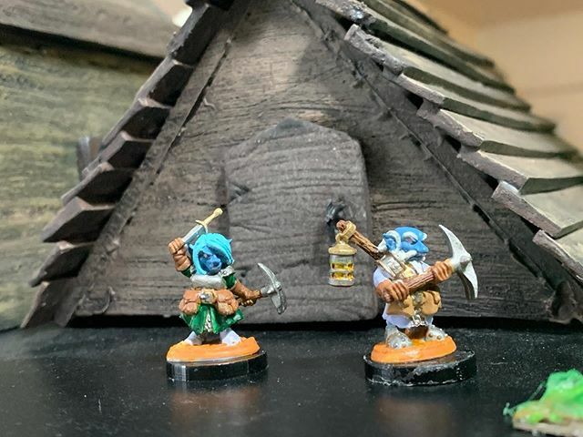 CoffeeinatedDad's tweet photo. #dnd #gnomes #deepgnome #reaperminiatures #5e #miniaturepainting #covid_19 #isolation #rescueme #imgoinginsane #ineedhumaninteraction #hahaha #kidsarehome #noschool #mentalhealth https://t.co/v5yTqsHai1 https://t.co/nhcf90REkX