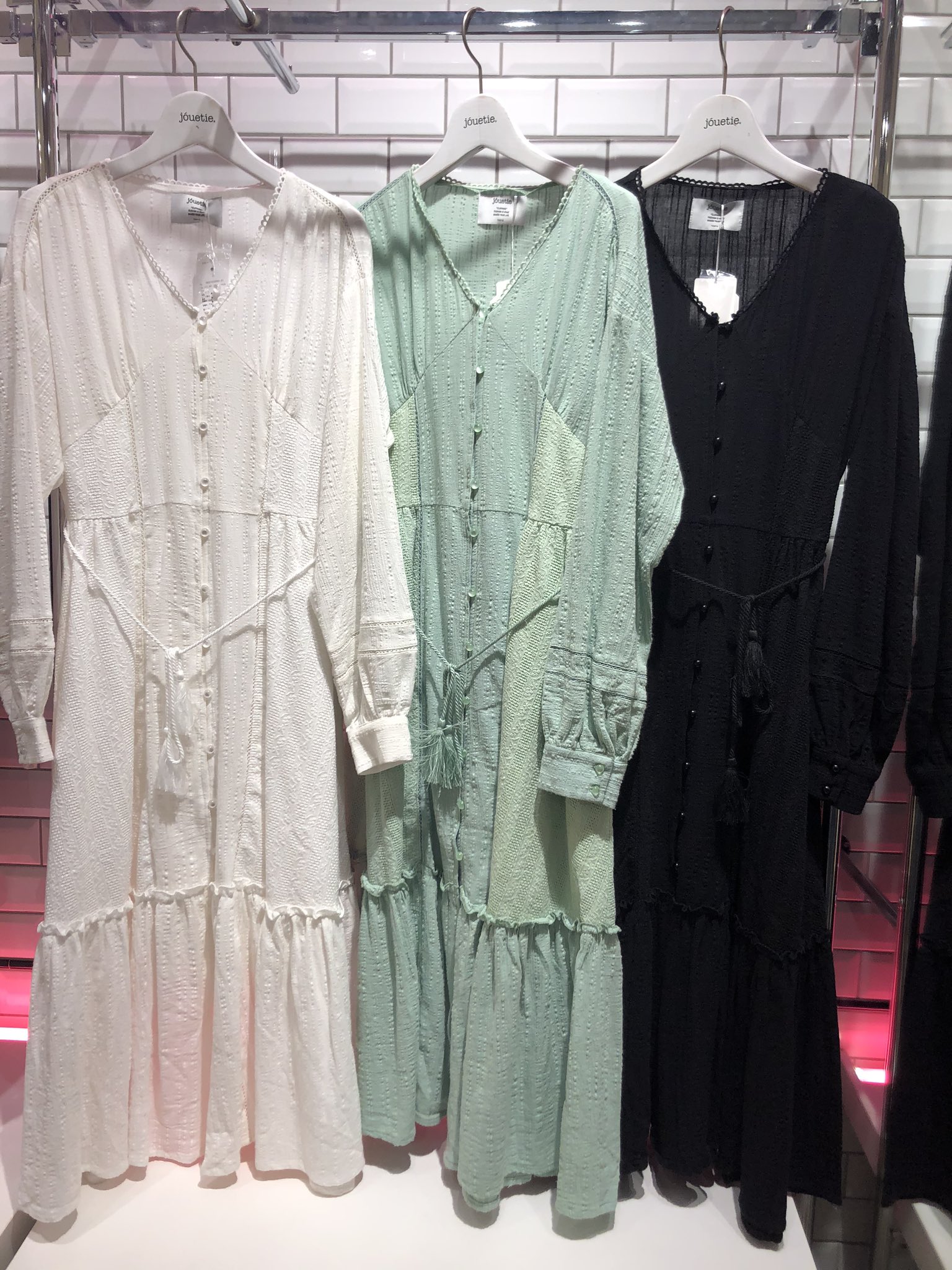 O Xrhsths Jouetie名古屋パルコ Sto Twitter Re Arrival ヴィンテージレース2wayワンピース 9 000 Tax Blk Mnt O Wht ヴィンテージレース2wayワンピースが再入荷です 足元はガーリすぎないブーツに合わせるのがおすすめ 今なら全色揃ってます ご来店