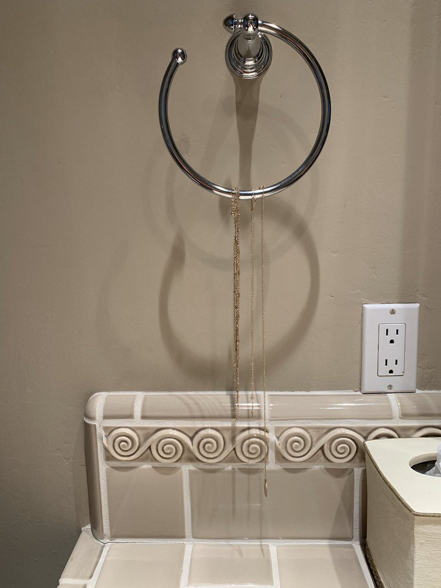 #COVIDHACKS Now that we’re all poor and moving back in with our parents, here are some life hacks:
Towel rack jewelry holder.