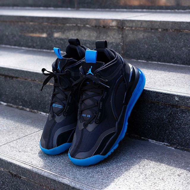 3/25 発売】 商品名:NIKE AIR JORDAN AEROSPACE 720 “Black/Blue Fury
