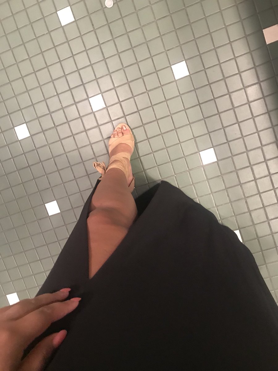 Des40429358's tweet photo. If you want to worship my body you must pay the price. #feetpicsforsale #legpics #feetpics #feetpicturesforsale #FinDominatrix #findom #paypigswanted #paypig #worshipme #findomgoddess https://t.co/Q50DZRMWcm