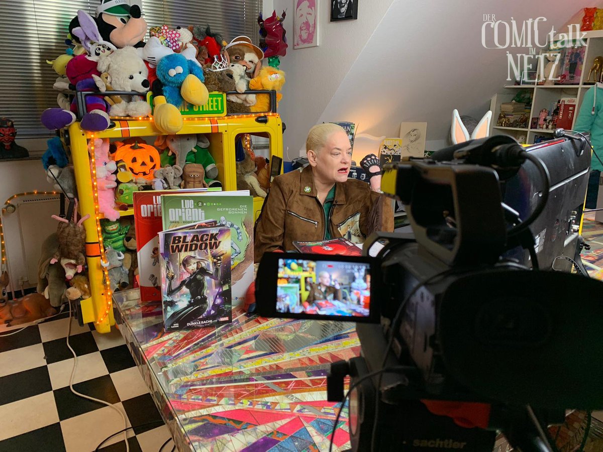 DerComicTalk's tweet image. Aber, liebe Netzstecker, wir können doch nicht ganz ohne euch. 
Und darum gibt es ab dem 26. März den #COMICtalkImNetz, gemeinsam mit @vesin9, @tweetbarth und Ulf K.