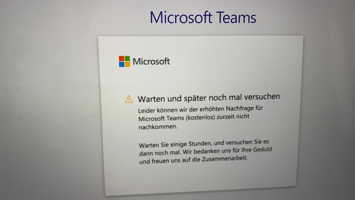Verschenken ist gerade das große "Business". Als Unternehmer fürchte ich, das ist ein Riesen-Missverständnis: Die Verlagerung des Schadens vom Kunden auf die Mitarbeiter im Namen der #Solidarität. Die brauchen wir natürlich. Aber ohne bezahlte Aufträge wird sie ins Leere laufen.