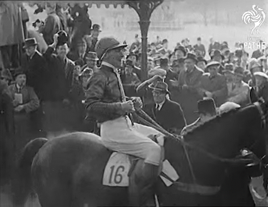 MarkMasonsHall's tweet image. #OTD in 1939 Irish jockey Tim Hyde wins the 98th @grandnational riding 100/8 shot 'Workman'. And, of course, it's a 'workman from the quarries' who is at the centre of the allegory of #MarkMasterMasons.
Find out more bit.ly/MarkFMT