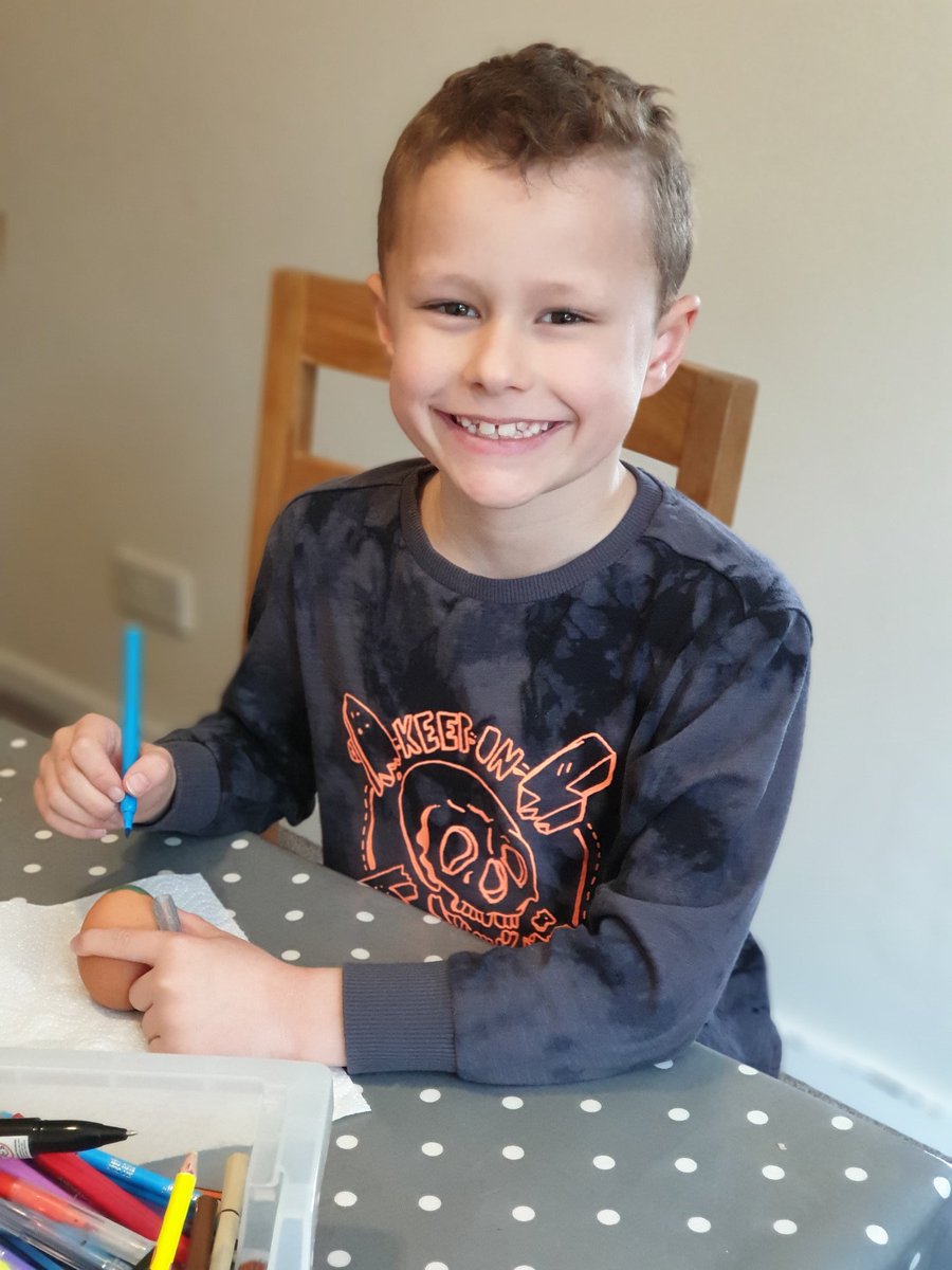 Enjoying decorating an egg, Easter soon. School activities at home..🐣<a href="/wash_lks2/">Washingborough LKS2</a>