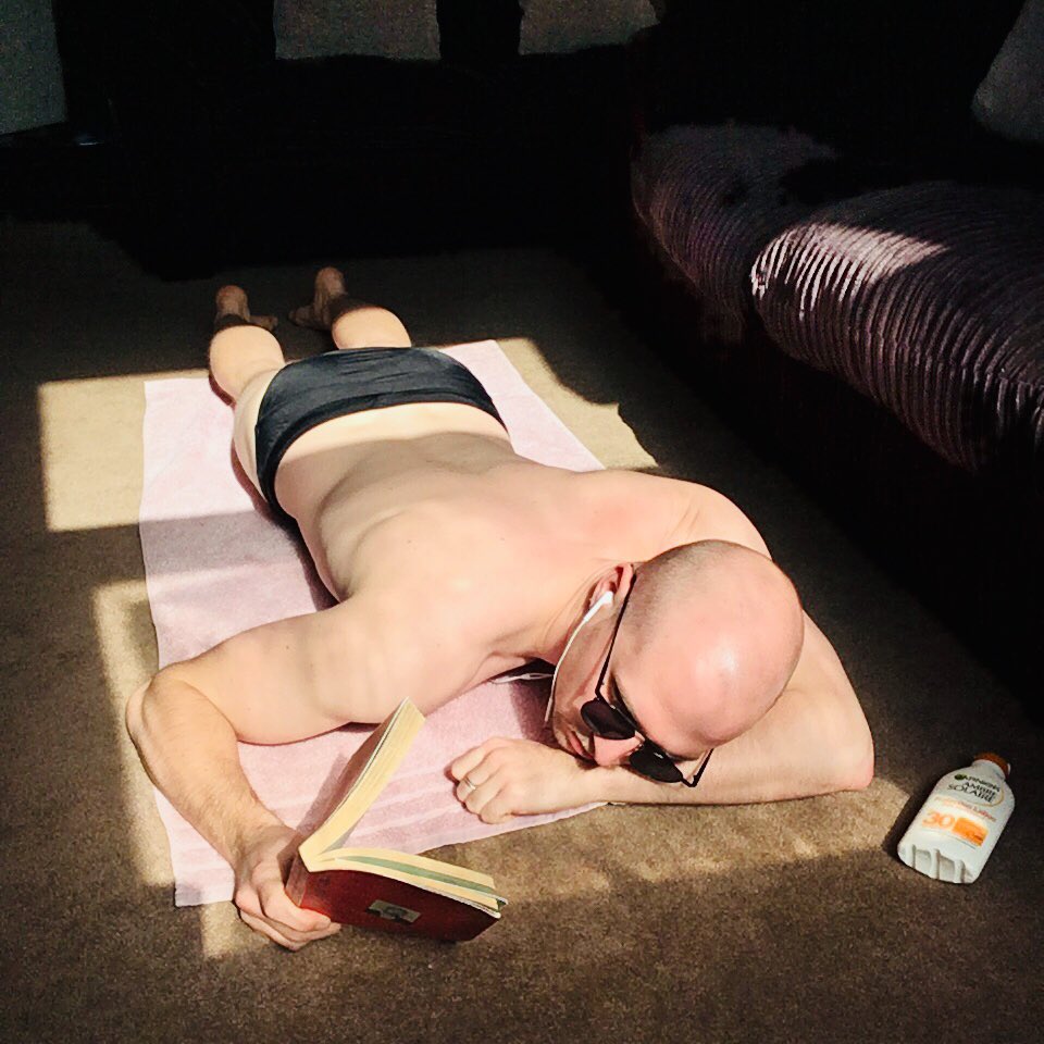 TobyCampion's tweet image. Day 3 is self-isolation:

Went to the beach