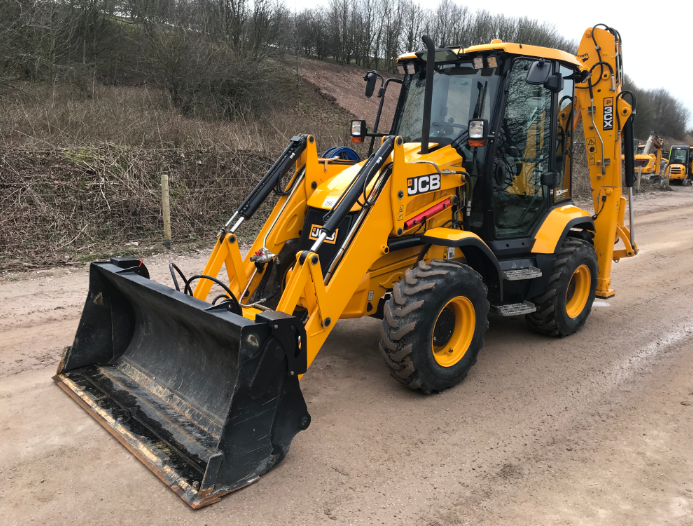 amsauctionsuk's tweet photo. ONLINE SALE DAY TODAY! JCB Auction Number 60 Live Online Auction Sale - To start at 9am prompt, Machines to be sold at 1pm! https://t.co/eVOCCqxwyo #JCB #JCBAuction #Machinery #VehicleAuction #Fastracs #Excavators https://t.co/OWpE1NnCTJ