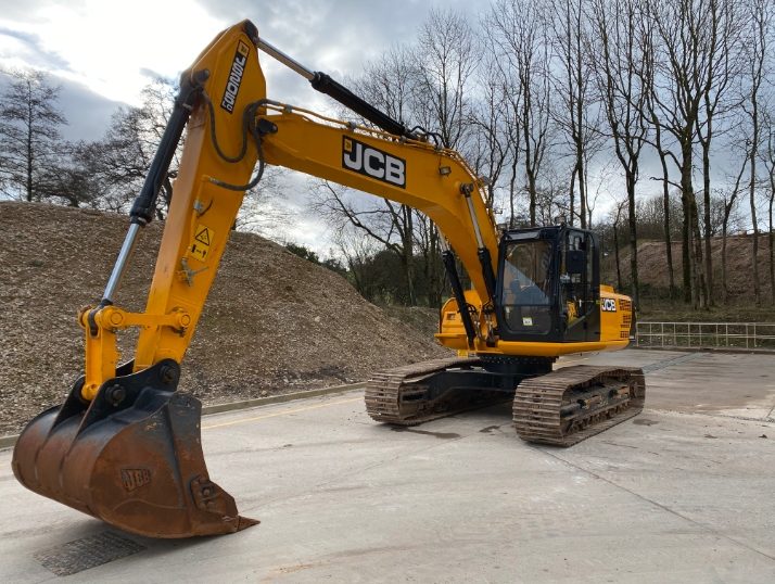 amsauctionsuk's tweet photo. ONLINE SALE DAY TODAY! JCB Auction Number 60 Live Online Auction Sale - To start at 9am prompt, Machines to be sold at 1pm! https://t.co/eVOCCqxwyo #JCB #JCBAuction #Machinery #VehicleAuction #Fastracs #Excavators https://t.co/OWpE1NnCTJ