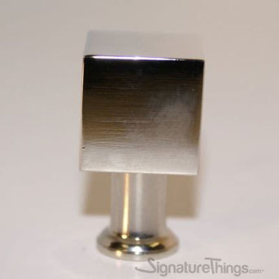 SignatureThings's tweet image. Bring a modern feel to any room with this modern cube knob, mixing geometric shapes for an eclectic look that will add a new element to any design @SignatureThings . 
SHOP NOW on signaturethings.com/modern-cube-kn…
#SignatureStyleHome #BrassCabinetKnobs #KitchenCabinetHardware