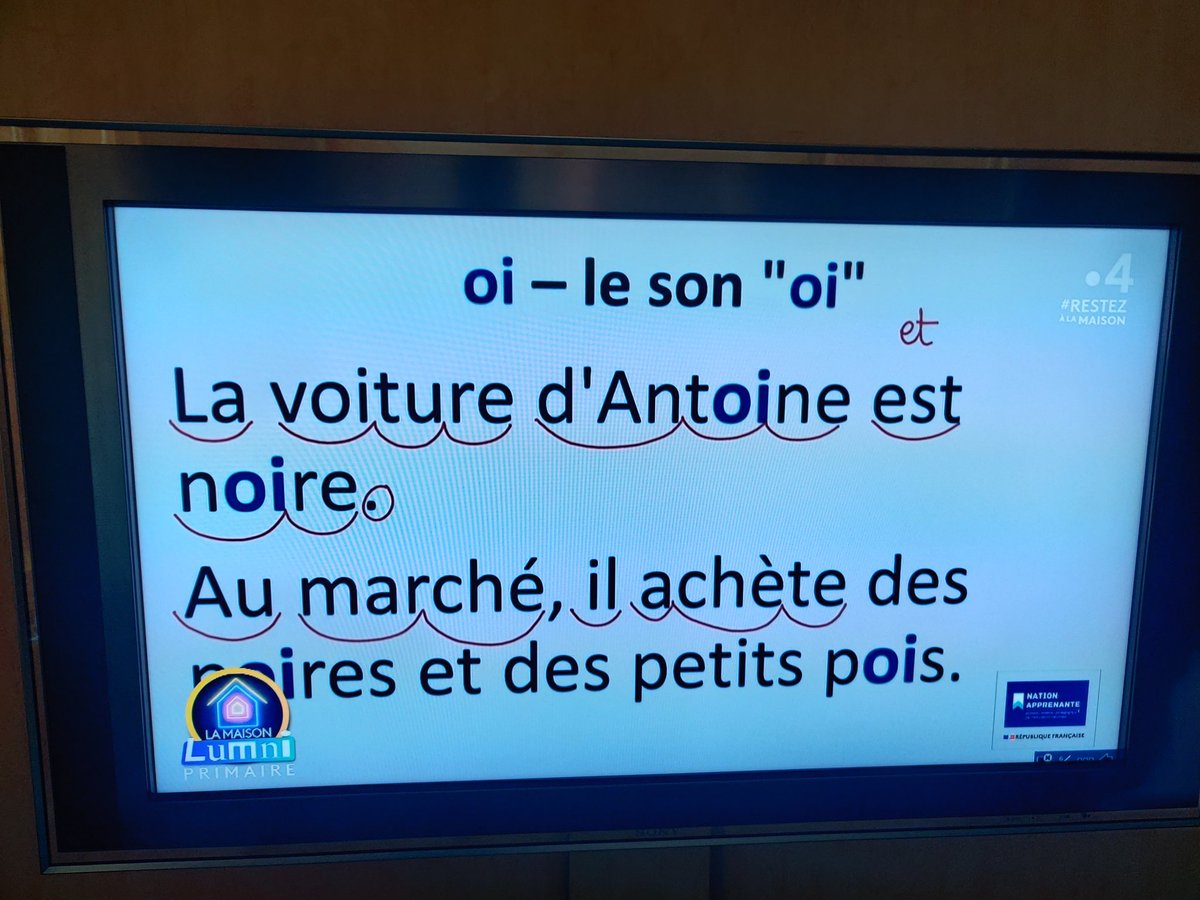 CriC_RICHARD's tweet photo. @France4tv @EducationFrance Quelqu'un regarde l'émission éducative chez @France4tv  ou @LumniFR ? Maitresse de français au top, mais la réalisation svp, logos en transparence ! https://t.co/gZpWI7V3Uq