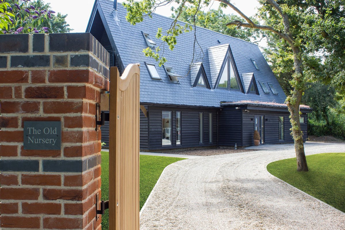 NovusWindows's tweet photo. Staying in shape @NovusWindows customise your windows to suit your aspirations 👌🏻 https://t.co/r1uUDKRt4s