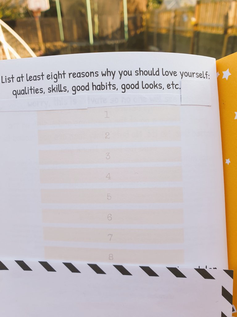 Lissie Mills tweet media