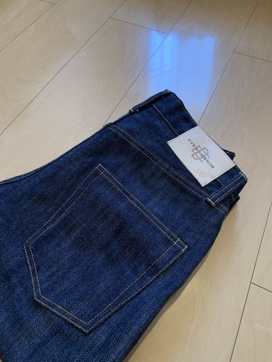 AgvDER3i6ZrfKR4's tweet photo. EVERY DENIMの”真ん中デニム”
はきごこち良き。
どう育てていこうかな。
#EVERYDENIM #真ん中デニム https://t.co/p7stUjWNol