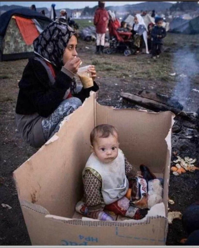 إذا أزعجك الجلوس في البيت تذكّرْ أن غيركَ ليس عنده بيت💔

#عمان_تواجه_كورونا