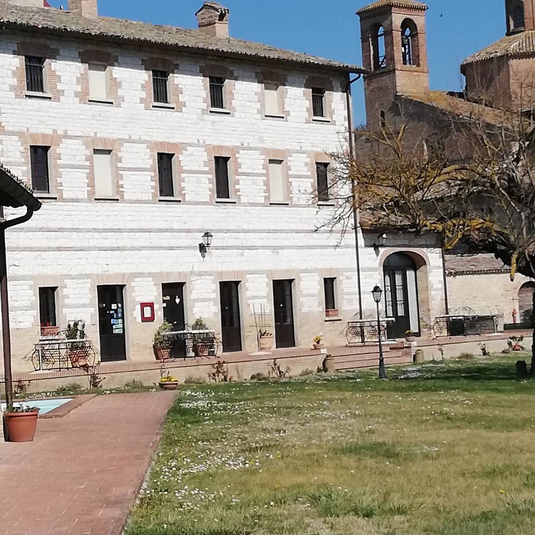 Finito questo brutto periodo, #coronavirus,  il #parcoducale vi aspetta per un soggiorno di #relax e #tranquillita' immersi nel #verde delle nostre #collinemarchigiane.