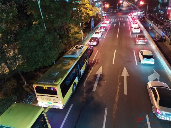Gasgoo_com's tweet photo. #China highlighted the significance of stabilizing #autoconsumption amid the anti-#coronavirus period. To maintain a stable #automobileindustry, local governments promote the issuance of subsidy policies on new car purchase and car replacement. #gasgoo https://t.co/I5eg8mEekt https://t.co/ieh0nF89sH