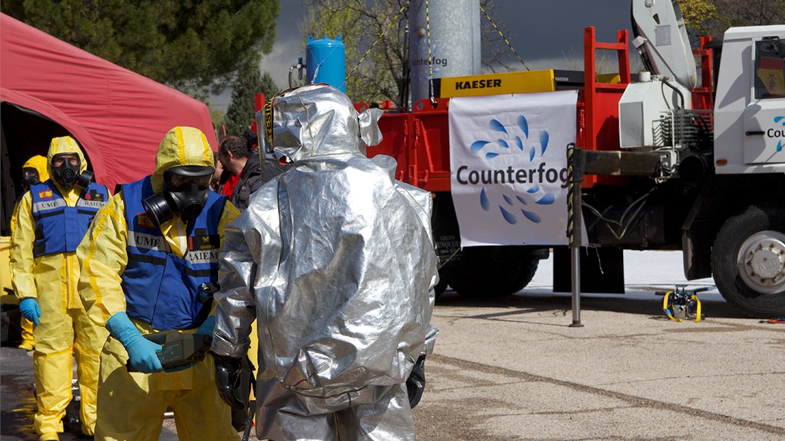 Counter_CBRN's tweet photo. El camión @Counter_CBRN, con la más avanzada tecnología de desinfección por cono de nieblas, se encuentra desde la semana pasada prestando servicio en la #UME para la desinfección de vehículos en la lucha contra el #COVID19  #SARSCoV2  #Coronavid19 #COVID19espana https://t.co/JAoJvMpnQo