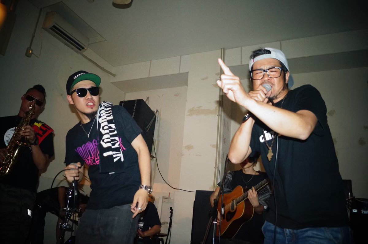 ARC_MAN88_0923's tweet photo. 久々にライブですね✌️
5/23 BARたこちゅん
#JAMRISE https://t.co/lcRhU5ovoR