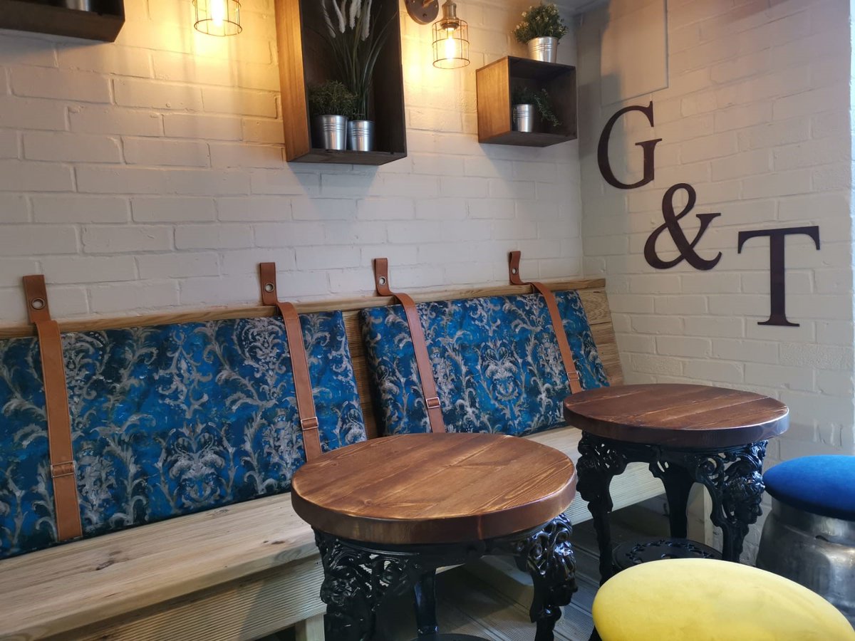 We recently provided #QuantitySurveying support for our client @starpubsandbars during the refurb of The White Hart in Chalfont St Peter, Buckinghamshire. The work included the formation of an ‘inside outside’ space in the garden, as well as the redecoration of the trade area.