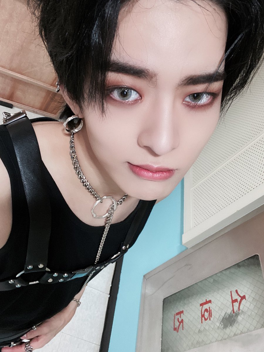 NewWorld_VICTON's tweet photo. [#수빈] 오늘도 고생많았구 고마워요
앨리스 ;) https://t.co/EcG5Q9HaIV